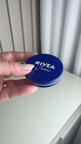 nívea da latinha azul, um clássico 💙@niveabrasil #NIVEATaNaCaraDoBrasil 