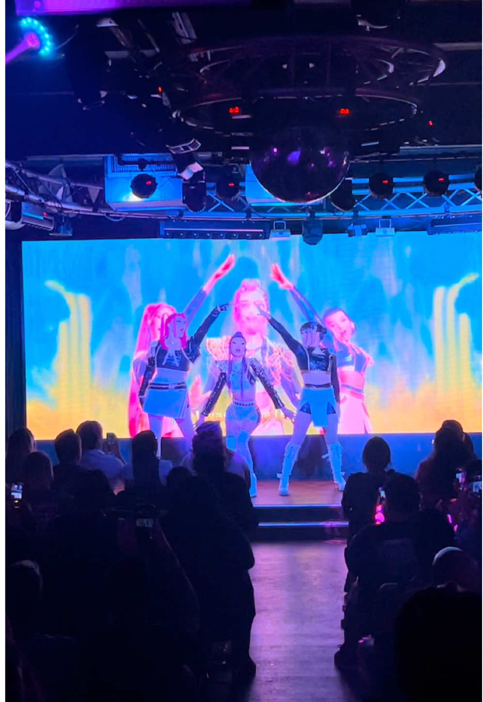 ✨ K-Pop Demon Hunters Viewing Party ✨ @Eda Mame as Rumi @LOLO.VT as Zoey @missjuliannadick as Mira We had the best time recreating and adapting this scene for the @Urban MO’s stage! Thank you to Glitz Glam and @Disco Dollie | Drag Queen for putting this show together!  #kpopdemonhunters #rumi #zoey #mira #drag  @KPop Demon Hunters Netflix 