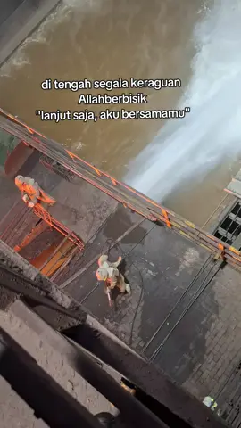 Kadang langkah terasa goyah Ragu menutup pandang Lalu hati mendengar bisik-Nya: 