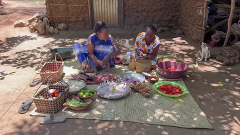 Unbelievable Giant Feast 🍲🔥 African Village Mums 🌿   #foryou #fypシ #africanvillagelife #villagelifestyle #reelsviral
