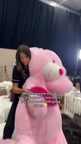 Hair is greasy but spirits are high 😌 @Cozy Earth #bedrotchallenge 