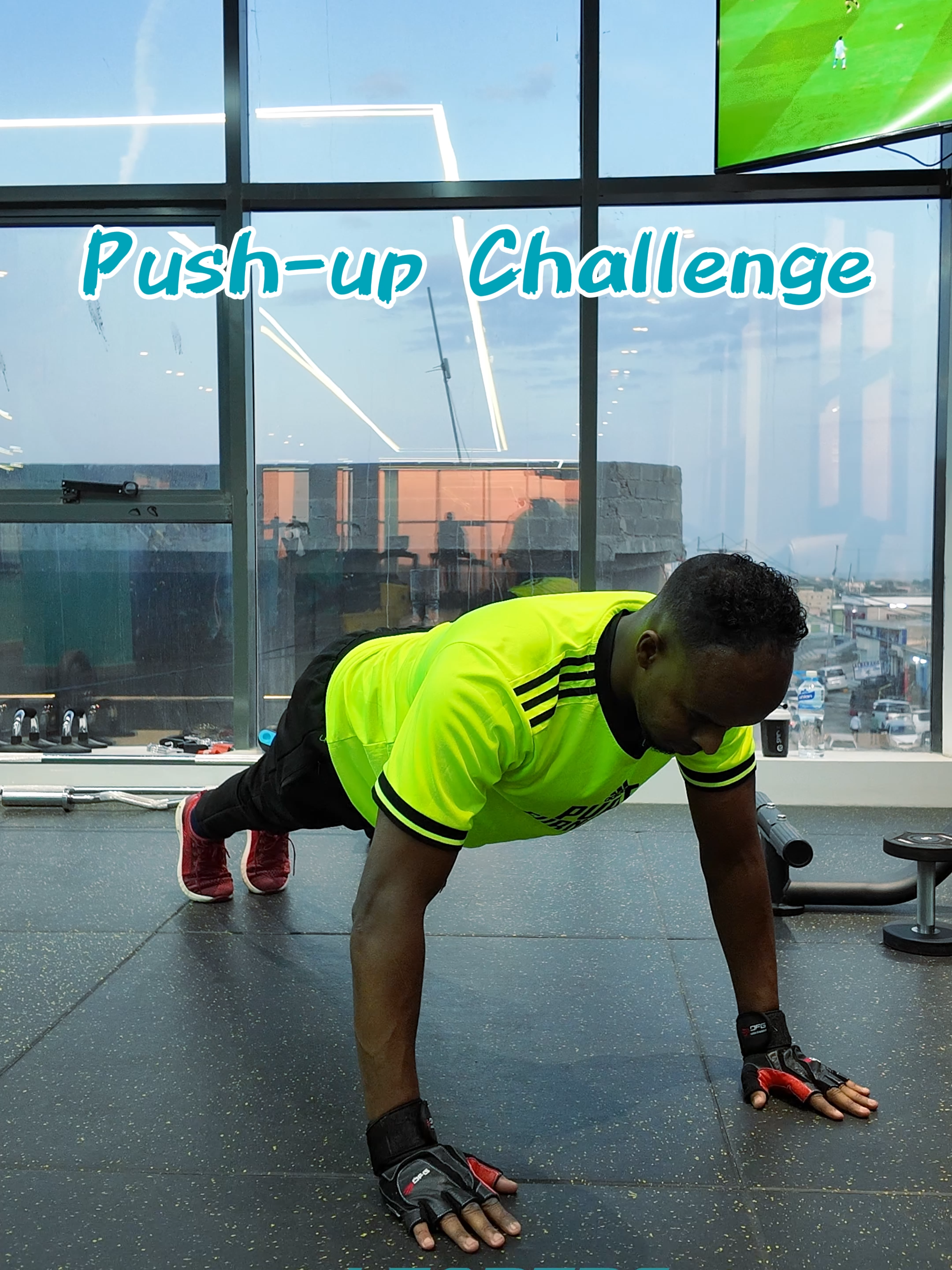 push-up challenge just hit Leaders Gym , and one of our team took it on 🔥 Are you ready to try it . . ☎️+252638880363 📍 jigjigayar golada sare Ibrahim dhere building . #Somaliland #gym #leadersgym #Joinus #hargeisa #somalitiktok