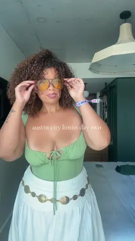 also, my hair is blonde now?? she does what she wants 