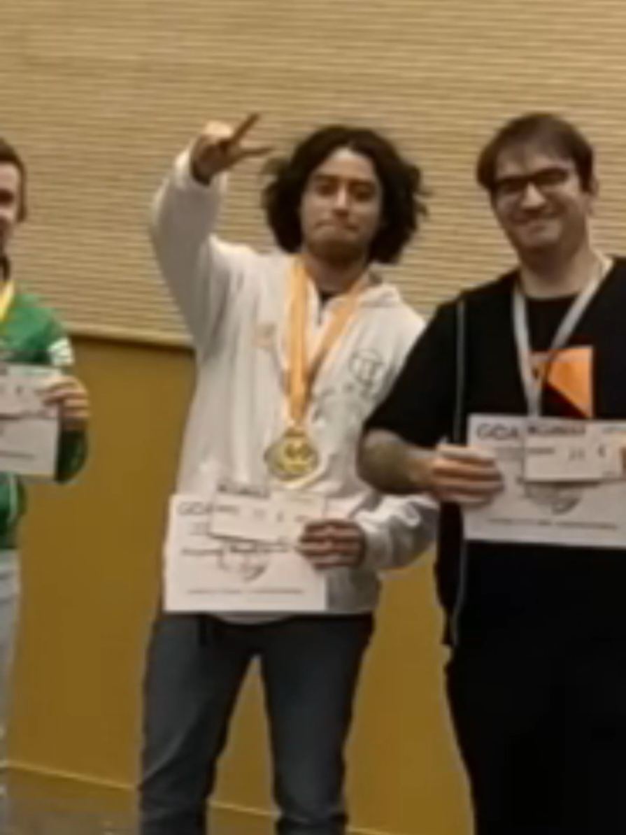 fun fact: si haces EL SALUDO en Alemania te dan cadena perp3tua 👍 #cubing #speedcubing #speedcuber #humor  #rubik 