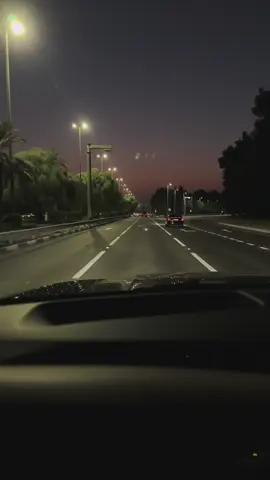 في بوظبي ساسك وحظ لي حواليك 🎶