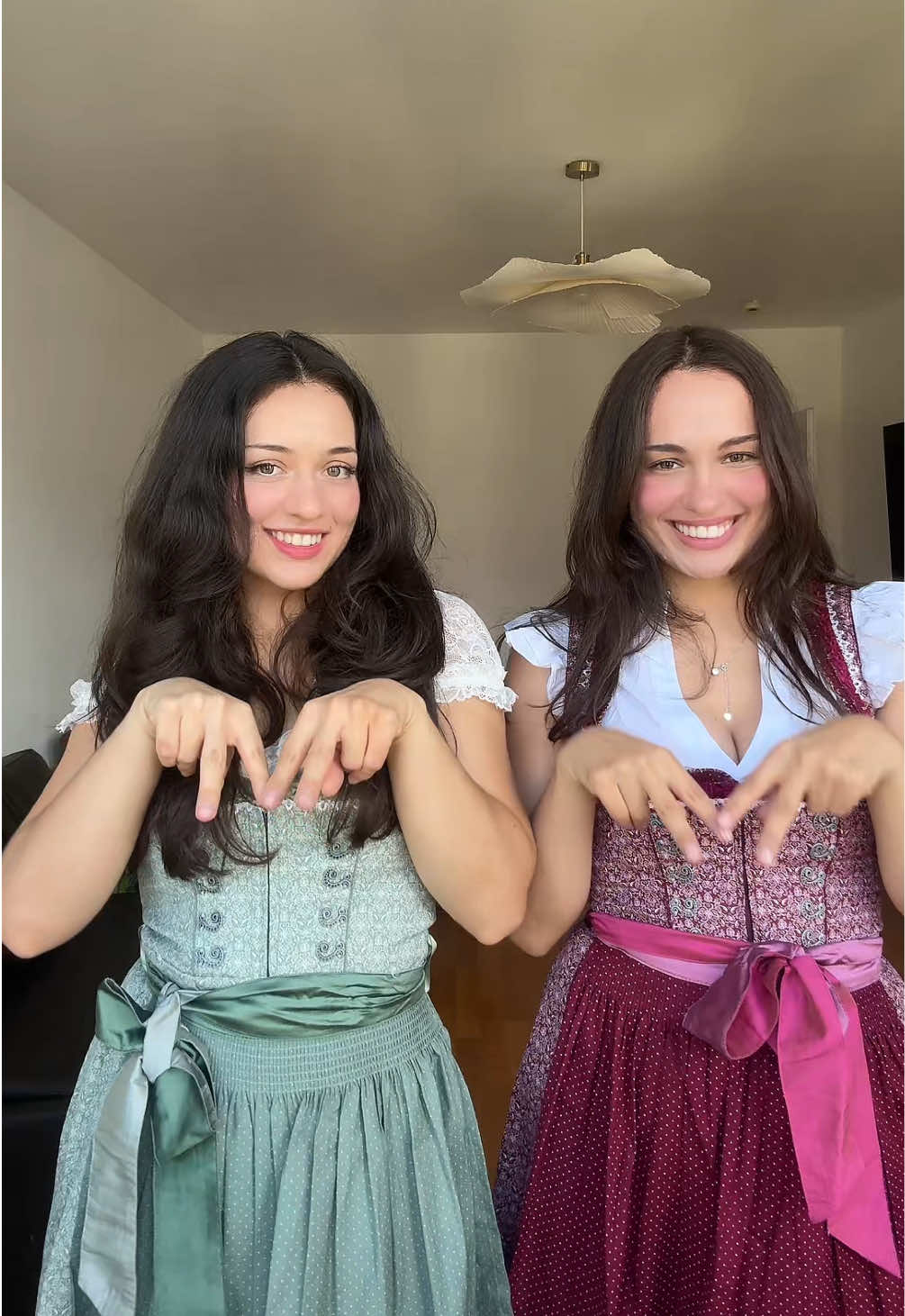 god bless the sweet girls #katseyes #handchoreography #girlgroup #dance #megan 