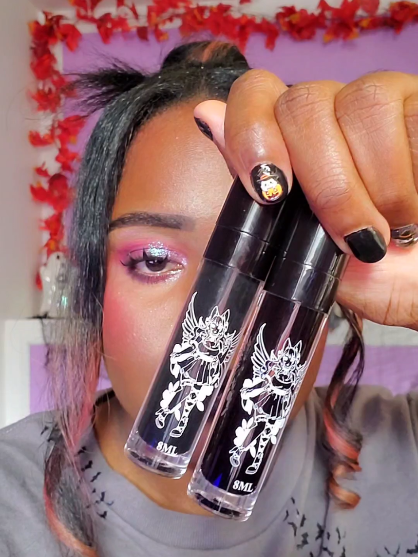 Replying to @audreymondragon0 Black lipgloss vs Black lipgloss stain 🌑✨️🖤 #blacklipgloss #darkbeauty #liptint #lipstain #gothglam