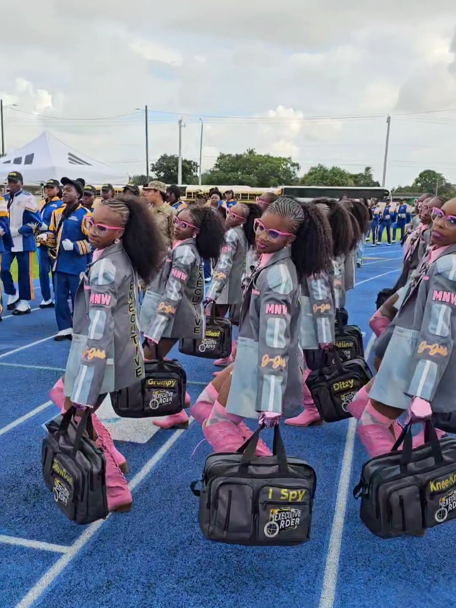 The Executive Order: 18th Branch  2025-2026 MNW GGirls  Game Six 10.04.25 💙💛🤘🏿  MNW vs. central Traz Powell Stadium Customized by @kreative_Kustom_designs  Alterations @thesewinghand Styled by Me Ties by Me #BreastCancerAwareness 🎀 #TheExecutiveOrder #18thBranch #HighSchool #Miami 