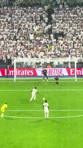 Penalti de Vini y gol!! #vinicius #viniciusjr #halamadrid #bernabeu #realmadrid 