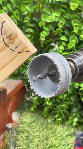The hole saw secret they never told you  Discover the hidden talent of this tool #USA #WorkshopHack #ToolSecret 