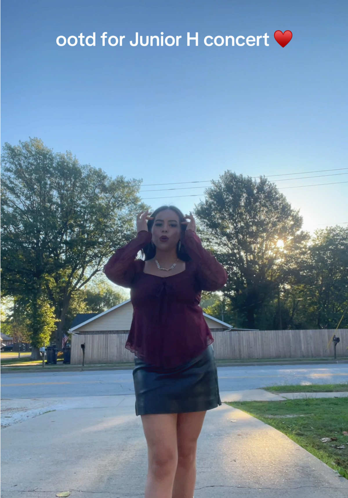 Fit check ♥️10♥️3♥️25♥️ #arkansas @Junior H @asheeboee #juniorh #juniorhconcertoutfit 