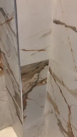 @TCHOKOS SARL C’est difficile mais c’est possible 👷🏾‍♂️👍🏽🍀🔥🇨🇲 #tiktokcameroon🇨🇲tiktokafrica #foryoupage #carrelage #decoration #batiment 