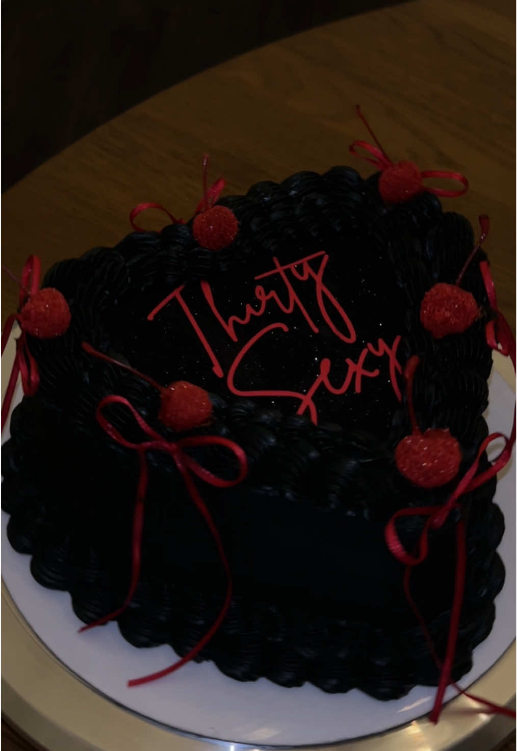 thirty sexy 🍒 #birthdaycakeinspo #blackcake #sahm #homebaker #cherries