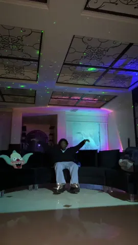 IT’S CUDDLES AND MOVIES SZN 👀