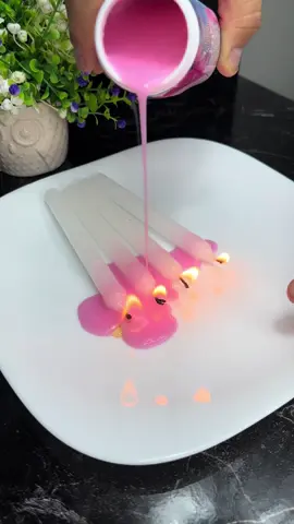 Basta jogar amaciante nas velas acesas.😱 #facavocemesmo #utilidadepublica #dicas_utilidades 