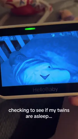 well…one out of two isn’t bad? 😅  #twinmom #fyp #babygirl #MomsofTikTok 