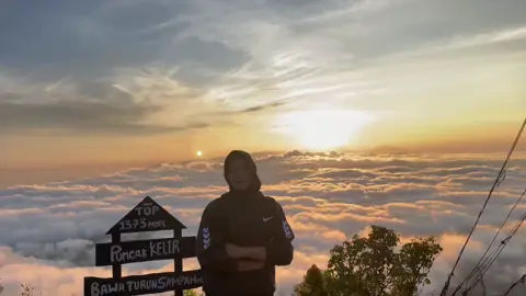 #gunungkelirpurbalingga #purbalingga #bukitkelirpurbalingga #gunungsumbing #viasindoro 