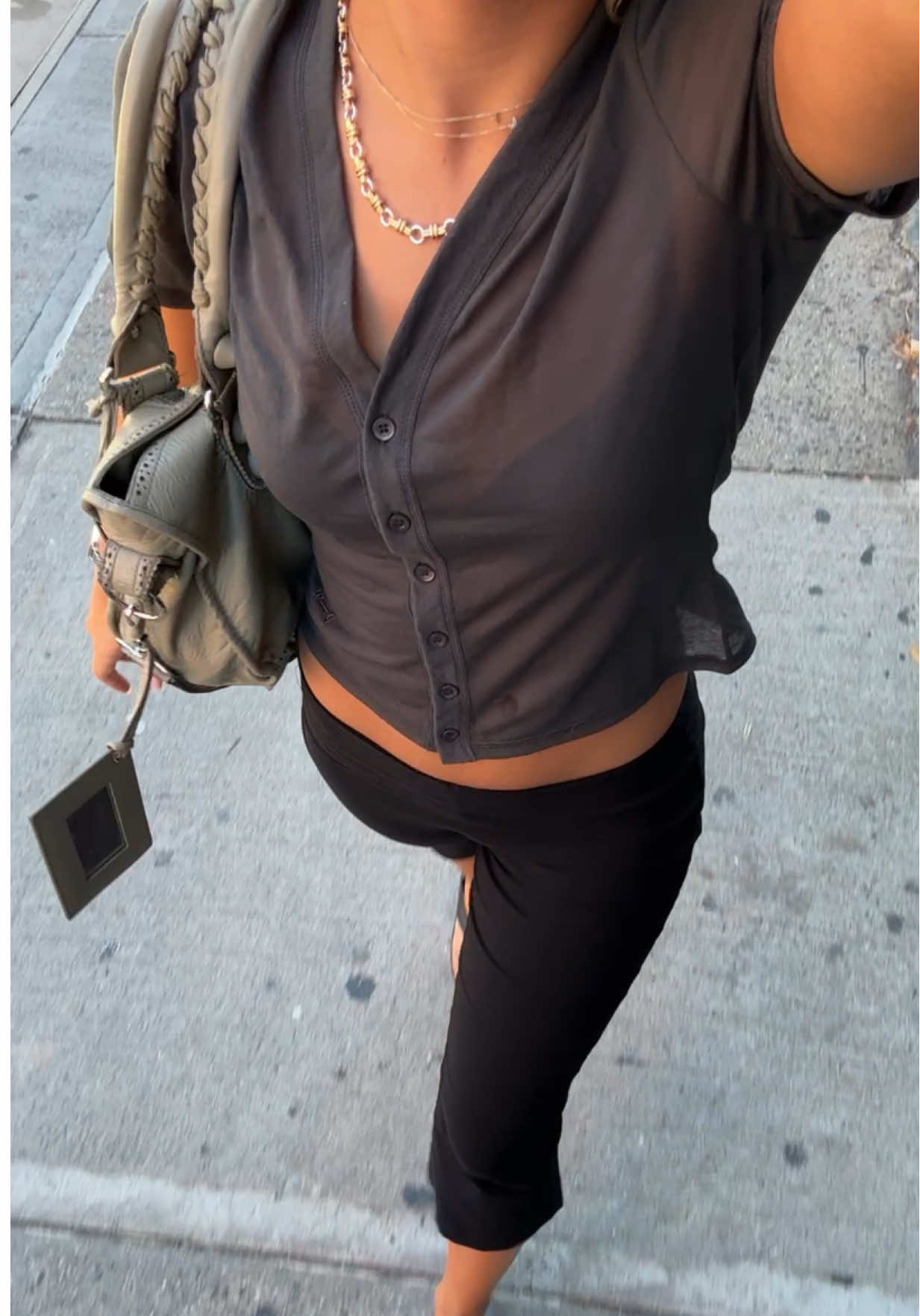 Ignore the toothpaste on my top 🤝🏼 #OOTD #nyc 