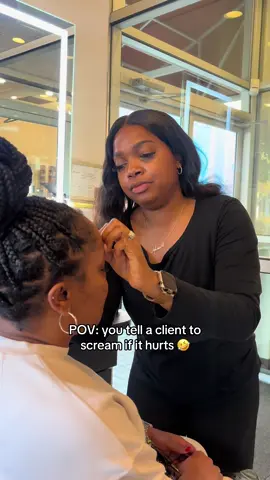 She survived the wax like a champ… then saw the total and almost tapped out 😂💳💅🏾 #BovantiBrows #BrowsSoGoodTheyHurtLater #WorthEveryScream #fyp #bowiem 