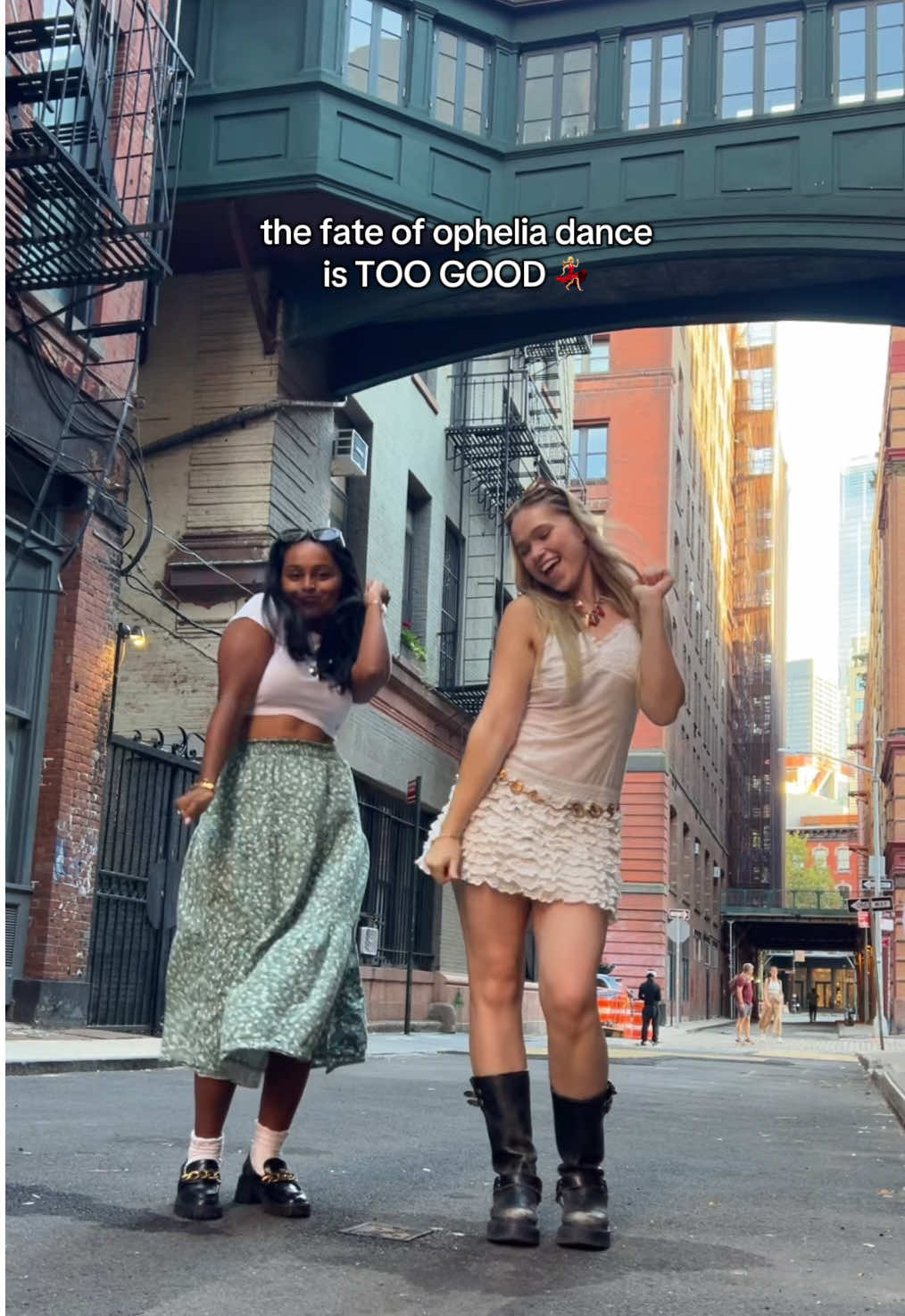 The fate of ophelia song of the year, mv of the year, it’s true!!! @esmie! #taylorswift #TSTheLifeofaShowgirl #thefateofophelia #dance #tloas 