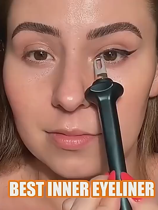 Nos Siga que sigo de volta, copie o link e faça sua compra - Conjunto de Delineador de Silicone com alta resistência e longa duração. ✨ Fácil de aplicar, desliza suavemente garantindo traços firmes e precisos. 💕 Perfeito para criar desde looks delicados até marcantes com praticidade. 🌸 Ideal para quem busca um delineado duradouro e acabamento profissional! 💫 Link: https://s.shopee.com.br/9UsbJFDlit  #mulher #homem #poderosa #empoderada #presente #amor #academia #saúde #beleza #romance #amor #paixão #charme #estilo #classe #LookVerão #ConjuntoFeminino #EstiloComfy #LookVerão #RoupasFemininas #EstiloComConforto #Vizzano #LookDeFesta #BrilhoNoPé