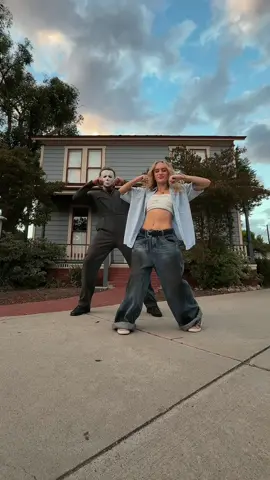 @Brooklyn Juvé #spookyseason #michaelmyers #michaelmyersoftiktok #halloween #dance 