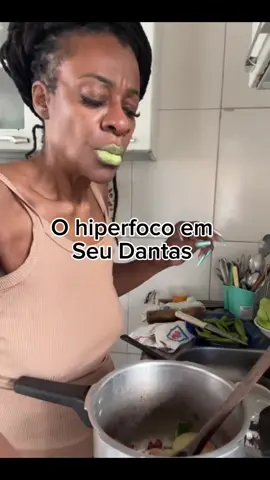 Ele sempre exigindo kakaka #humor #meme #claudiasouza #seudantas #comida 