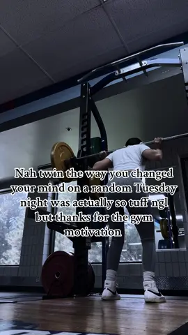 Good lil gym push tho🙃 #featureme #friends #gym #fyp #like 