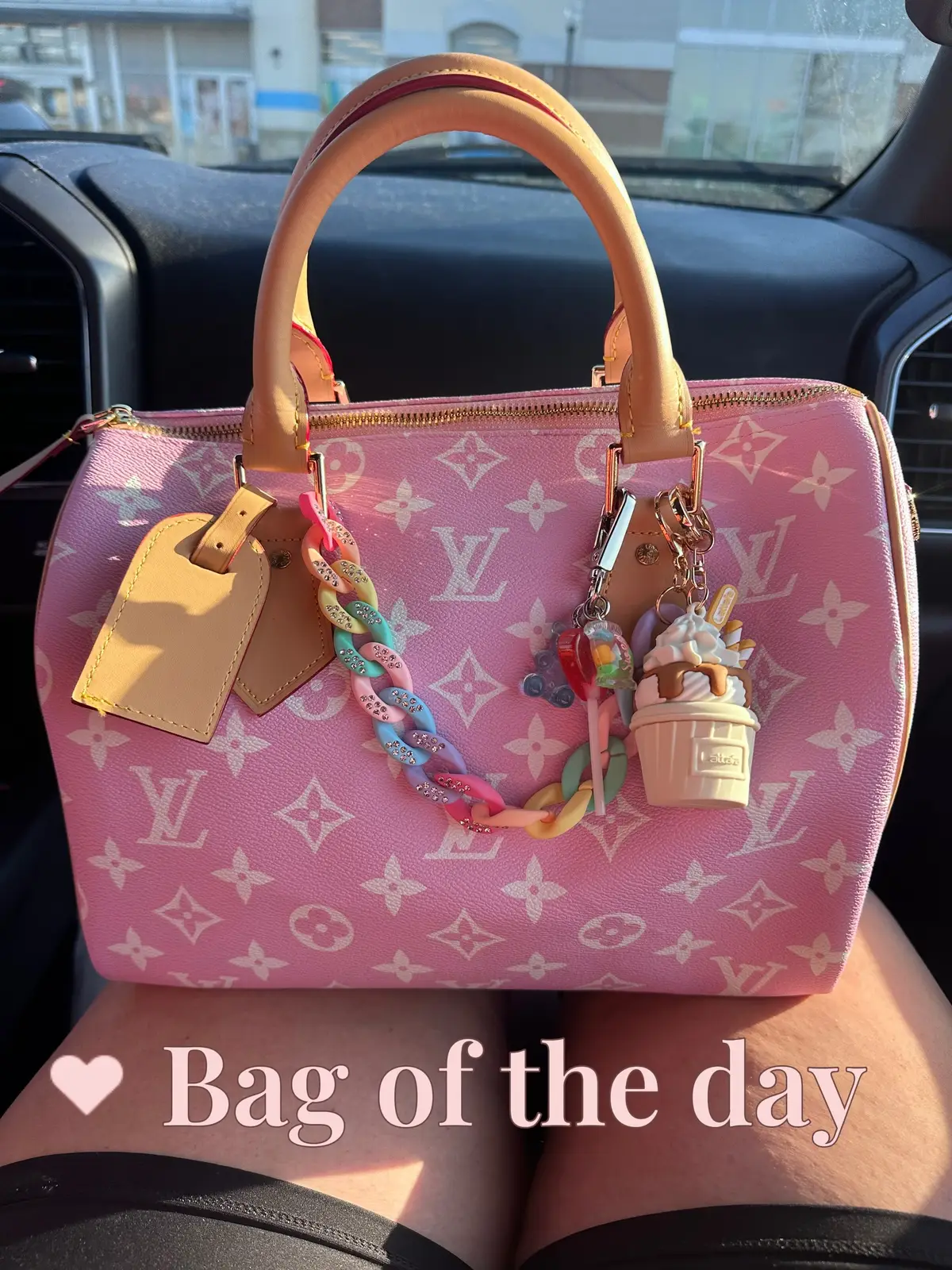 Sharing my bag of the day! Finally broke out my p9 pink speedy. Dressed her up cute and sweet and got SO many compliments! @-Yibai- is the plug you need for all your p9 desires.  #bagoftheday #bagtok #speedy #handbags #p9 