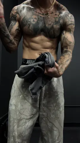 i need to lose like 10 pounds #fyp #gym #GymTok #abs #cardio 