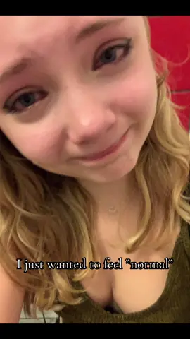 Okej de här va typ jätte deppigt aja. Jag kämpar med mina intensiva känslor dagligen, och allt jag någonsin velat är att känna mig mer normal, tycker så synd om lilla jag som kände sig så förvirrad över varför hennes känslor gjorde så ont. #foryoupage♥️♥️ #minnacore #fyp 