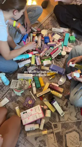 I love having my friends and family shop in my PR bins 🥹🥹 my favorite thing ever I’m so lucky 