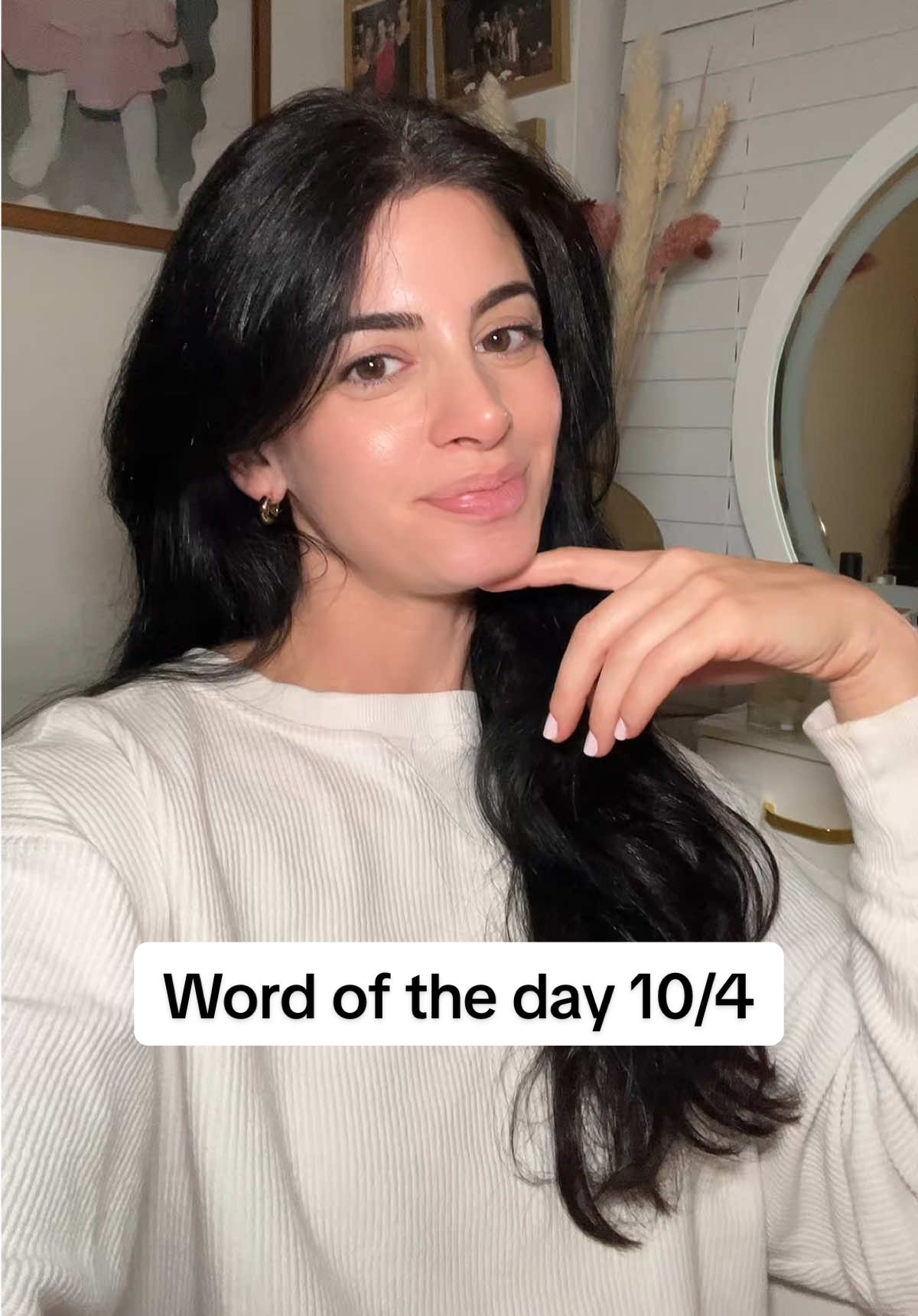 10/4 💬 #wellwithraele #vocabulary #wordoftheday #communicationcoach 