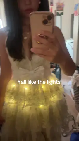 My outfit to the Laufey concert ❤️❤️ #laufey #outfit #laufeyconcert 