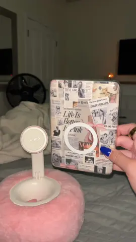 the ultimate cozy girl kindle setup ✨🎃 #kindle #kindlepageturner #kindleholder #kindlebasic #prettygirlsread 
