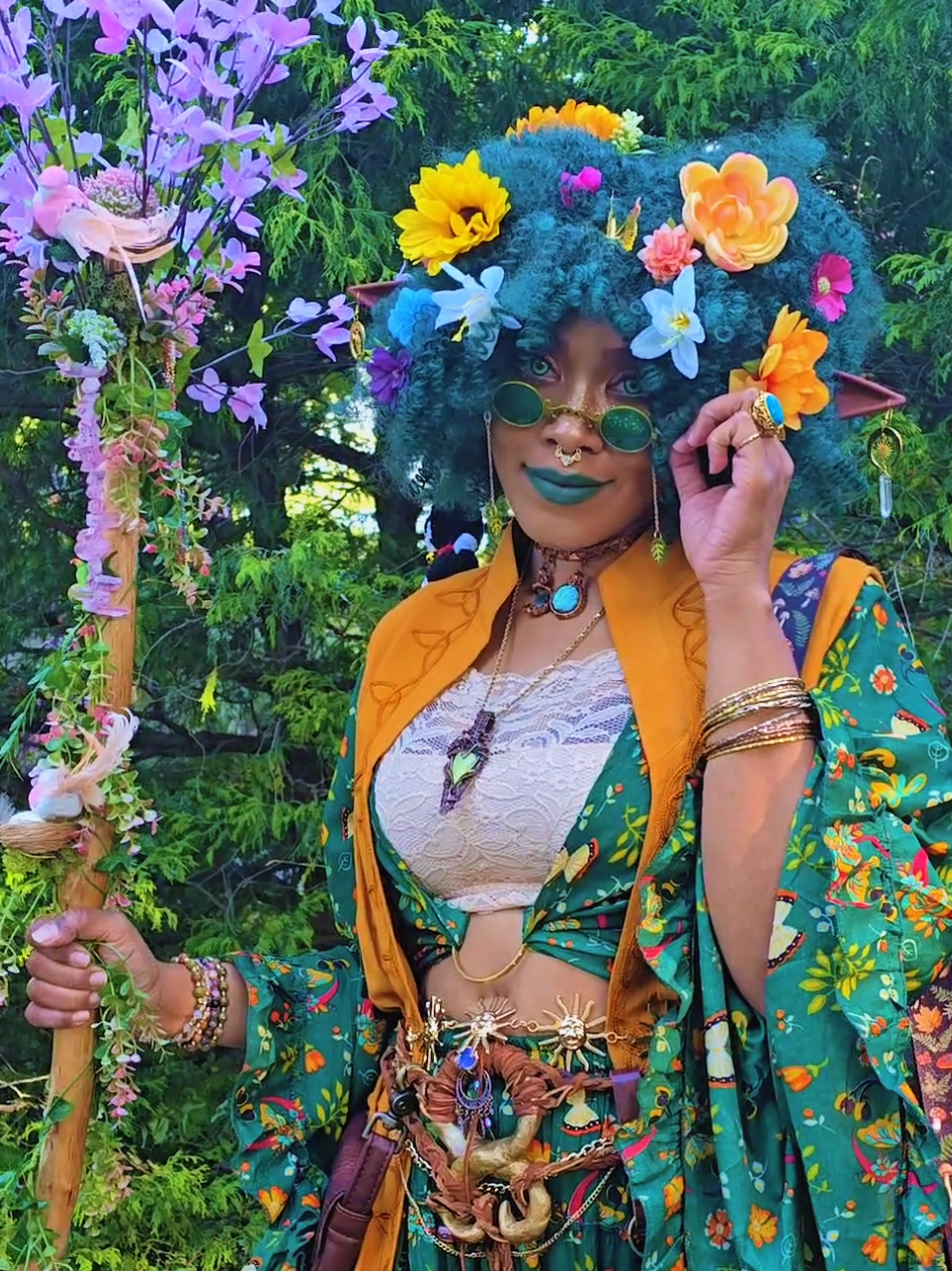 I wish I was back at the PA Ren Faire this weekend but unfortunately I had other obligations, but l will be back next weekend (in a much different look).  #parenfaire #renfaire #renfaireoutfit #renfairetiktok #fae 