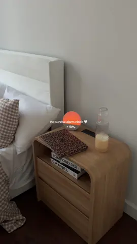 this is the best alarm clock ⏰ #alarmclock #sunrisealarmclock #clock #tiktokshopfalldealsforyou #tiktokshopcreatorpicks 