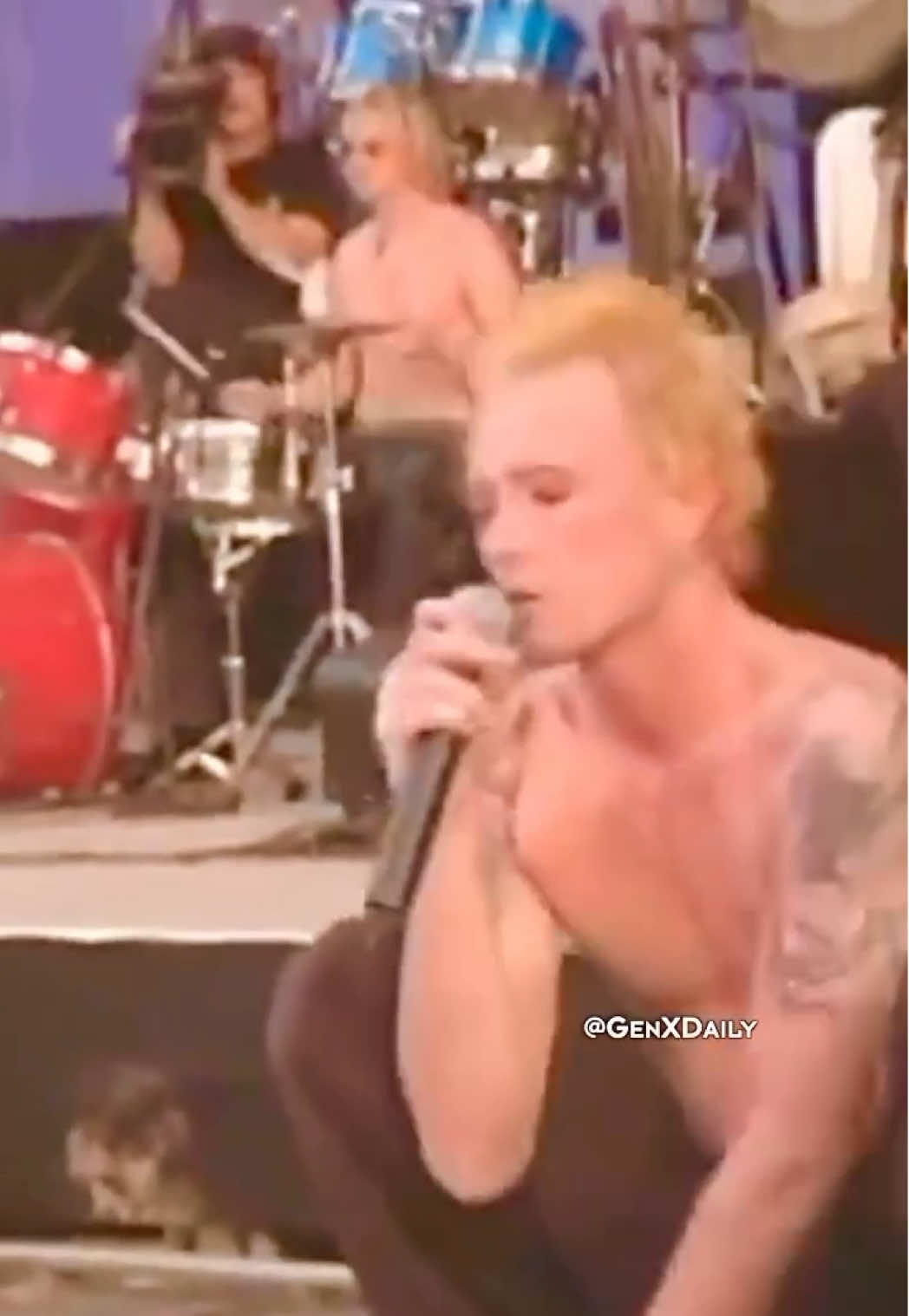 Stone Temple Pilots - Creep live in 2001 at Rolling Rock Town Fair - PA #stonetemplepilots #scottweiland #mtv #2001 #genxdaily