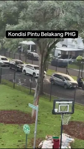 Kepadatan arus lalu lintas pagi hari ini, terjadi di pintu belakang PHG imbas pengalihan jalan event Serpong Warrior Challenge Run, 5 Oktober 2025 📸 @cutziellie & GS-ers  