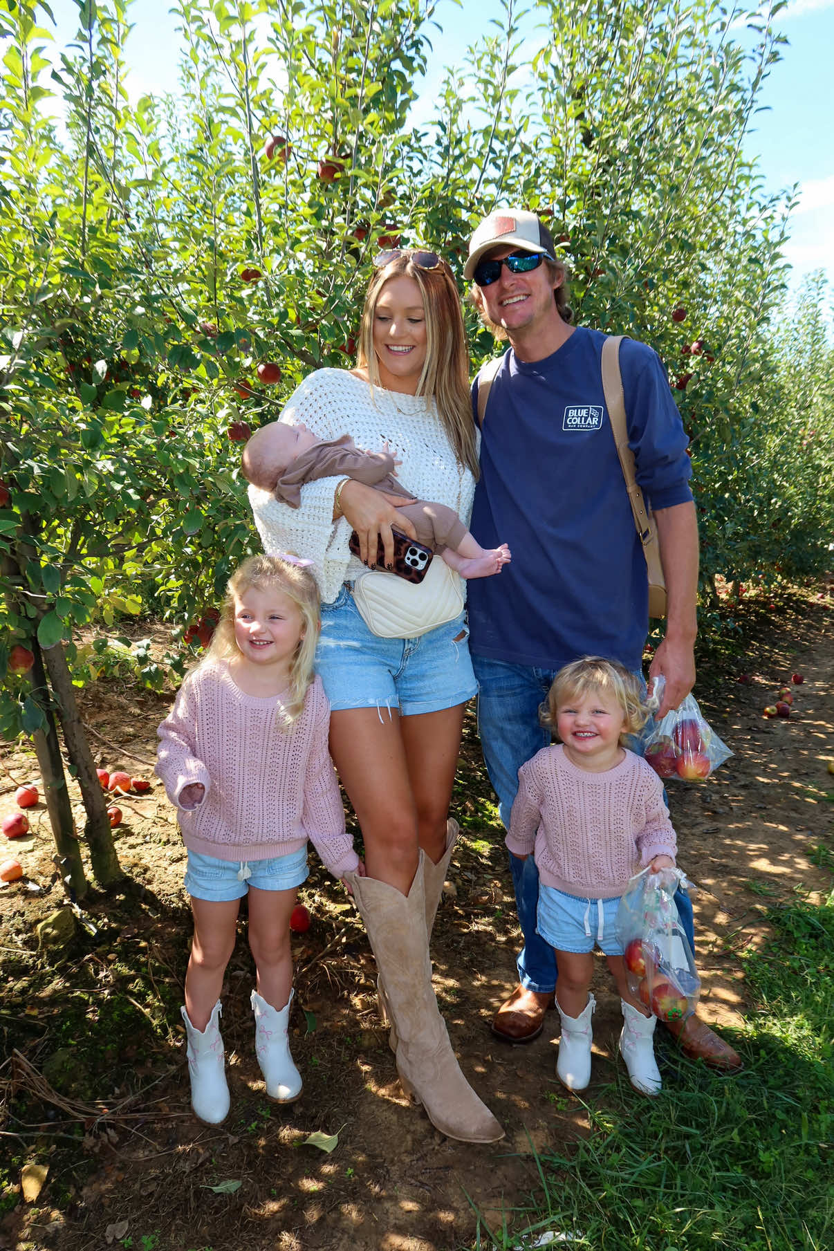 We came home with enough apples to last us a lifetime… but we had fun! 🍏 #fyp #vacation #family 