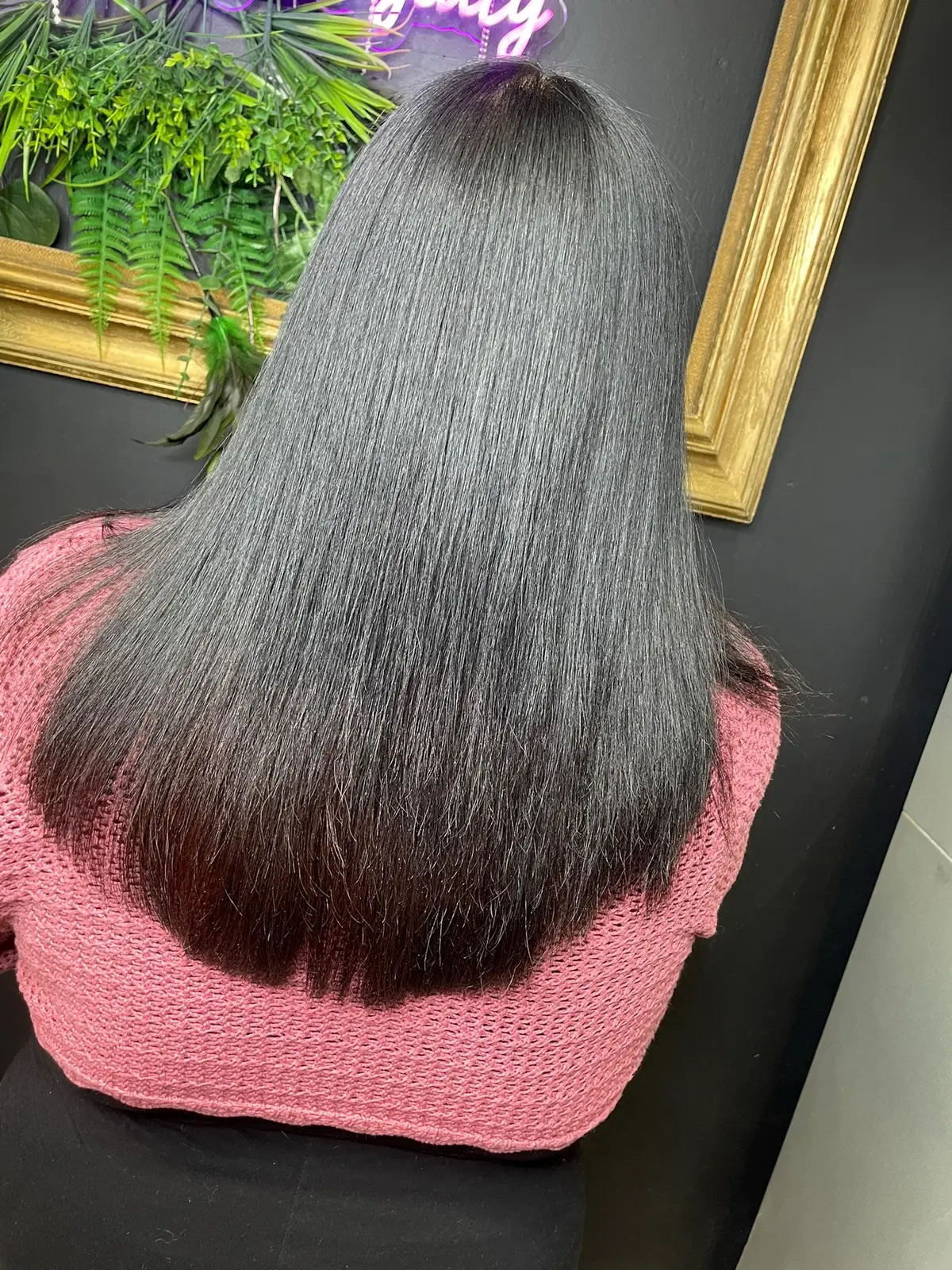 RETURNING LAS VEGAS CLIENT 💋 BASIC FLAT IRON 👸🏽 $50 👑👑👑👑👑👑👑👑👑👑👑👑 Style: Basic flat iron ✨ Took: 1-2 hours✨