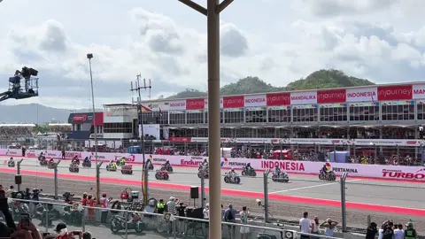Suaranya bikin merinding 😂#mandalikacircuit  #motogp2025🏁  #fyp #mandalikamotogp 
