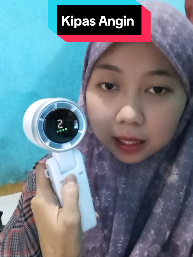 lip as angin portable. ac mini mudah dibawa kemanamana.  bisa di gantung dileher juga Nih. #kipasangin #kipas #kipasanginportable #kipasmini #fyp 