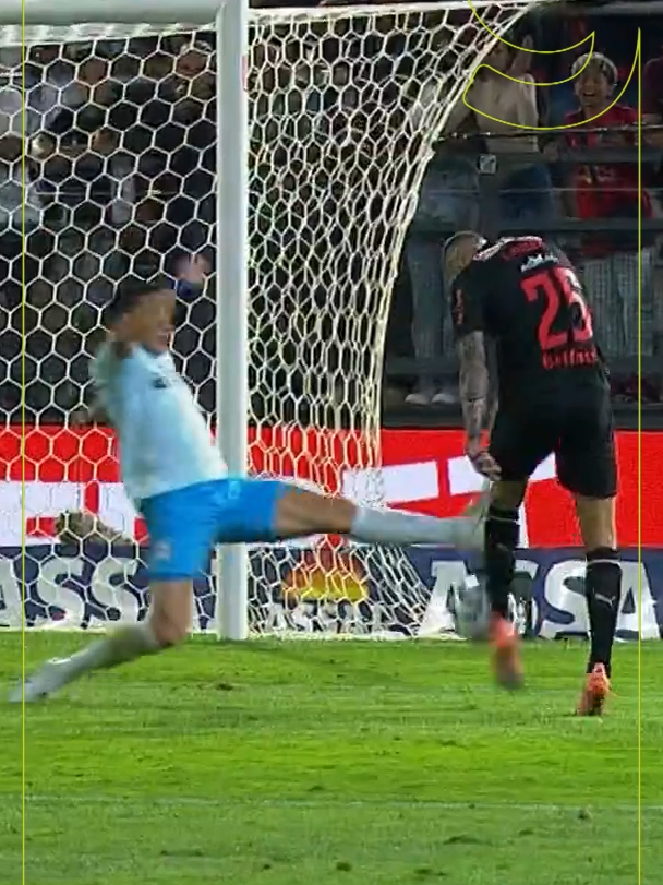 O árbitro Lucas Casagrande marcou pênalti para o Bragantino no último lance do jogo contra o Grêmio. O lance rendeu revolta dos jogadores do Tricolor. #ge #futebol #brasileirão #gremio #bragantino #tiktoksports