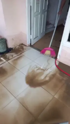 Kab.Gorontalo d kec. tibawa, Isimu selatan setelah hujan kemarin sore, malamnya rumah masuk air perkiraan sampe di .....😵‍💫😵‍💫😭😭 #pedulikasih #Gorontalo  #banjir #satria 