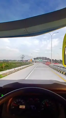 Minggu -minggu ttep kerjo 😊 semangat slalu buat dieiku 💪 #semangatberjuang #pejuangrupiah #driverbuspariwisata #anggytransport #jogja 