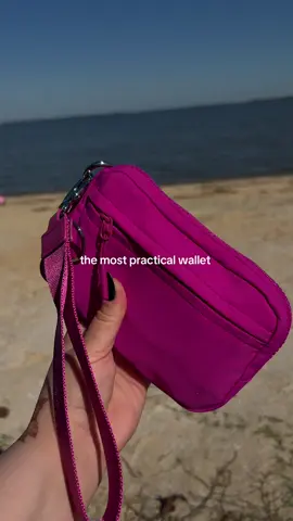 This iris carry all clutch wallet holds all your essentials and cards 🤭 a must have on the go or for travelling! #wallet #iriswallet #purse #clutchwallet #walletforwomen @Rainbow Boutique LLC 