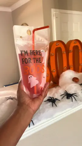 The perfect drink pouches to serve guests for Halloween 🎃👻✨