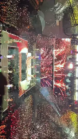 Jihyo promised that next time, they’ll come back to the Philippines as 9! 💚💛🥹 @TWICE #twice #jeongyeon #najeongmosajimidachaetzu #twice_thisisfor_world_tour #fyp 