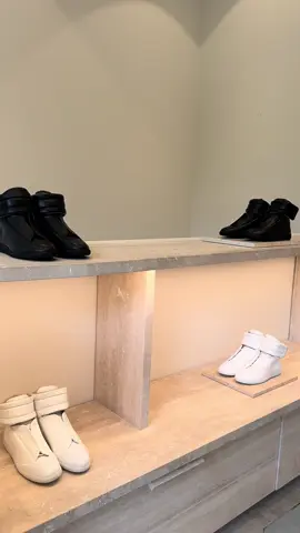 Masion Margiela Futures are back! 🔙 it’s 2011 all over again! #margiela #maisonmargiela #fashionweek #fy 